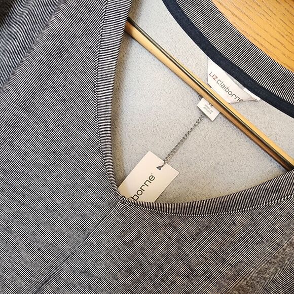 Liz Claiborne Women's Navy Mélange 3/4 Sleeve V Neck Shirt Size 1X Stripes NWT - Picture 3 of 11